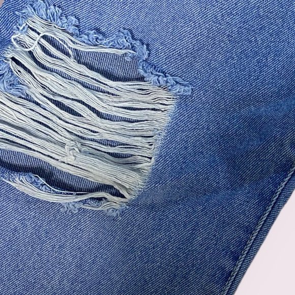 ASOS | Women’s | Plus Ripped Boyfriend Jean in Mid Wash Blue | Size: 20 - Picture 5 of 9